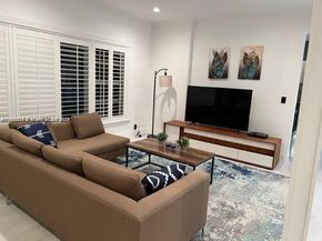 13751 NE 1st Ave, Miami FL 33161