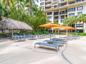 540 Brickell Key Dr 1813, Miami FL 33131