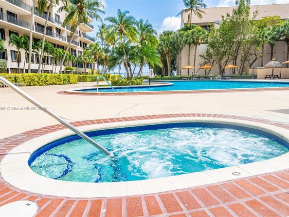 540 Brickell Key Dr 1813, Miami FL 33131