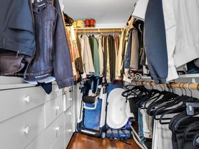 540 Brickell Key Dr 1813, Miami FL 33131