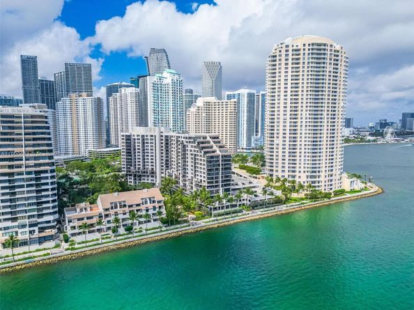 540 Brickell Key Dr 1813, Miami FL 33131
