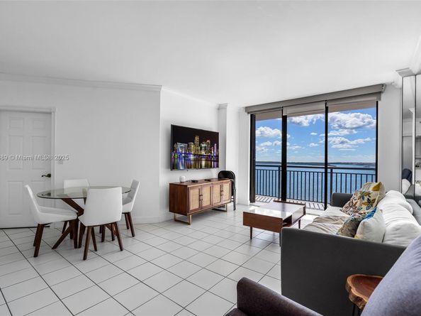 540 Brickell Key Dr 1813, Miami FL 33131