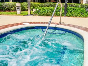 540 Brickell Key Dr 1813, Miami FL 33131