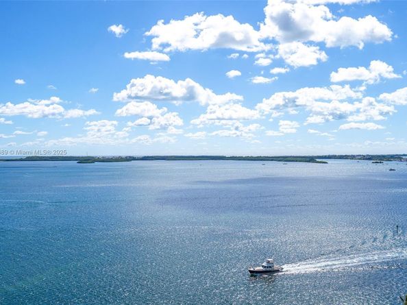 540 Brickell Key Dr 1813, Miami FL 33131