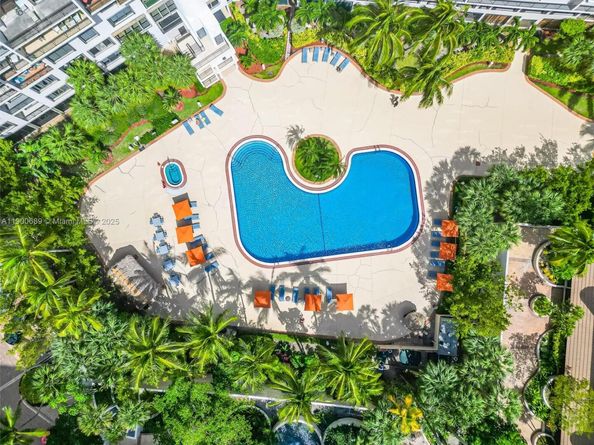 540 Brickell Key Dr 1813, Miami FL 33131