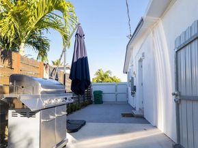 19600 Gulfstream Rd, Cutler Bay FL 33157