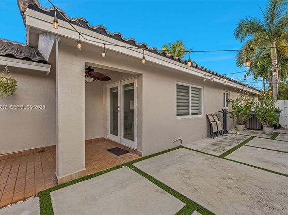 17677 SW 6th Ct, Pembroke Pines FL 33029