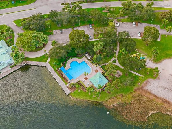 17677 SW 6th Ct, Pembroke Pines FL 33029