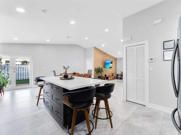 17677 SW 6th Ct, Pembroke Pines FL 33029