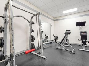 5825 Collins Ave 2E, Miami Beach FL 33140