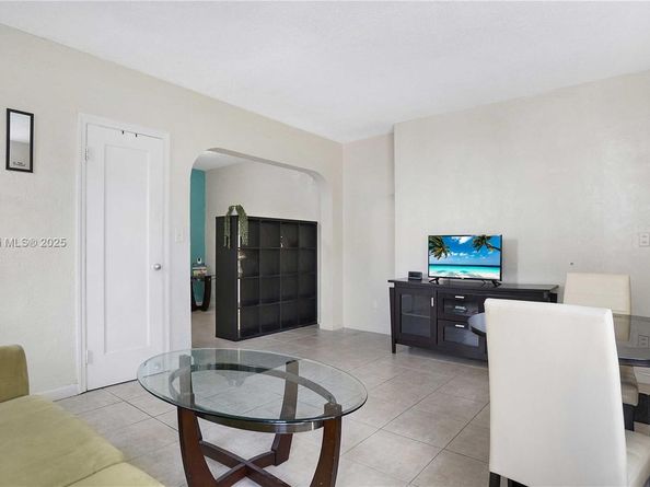 503 75th St 517, Miami Beach FL 33141