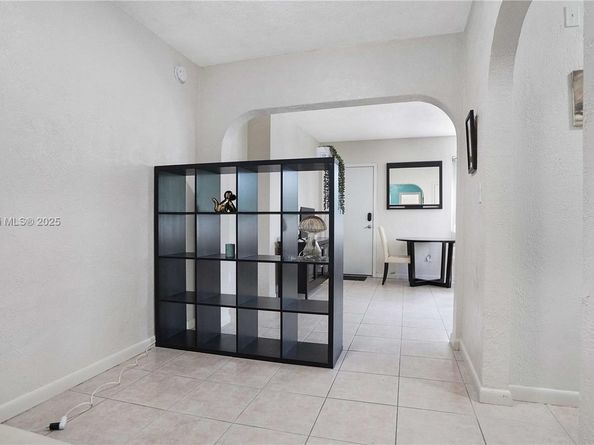 503 75th St 517, Miami Beach FL 33141