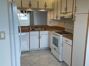 7152 S Devon Dr 304, Tamarac FL 33321