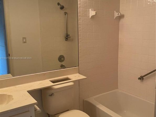 7152 S Devon Dr 304, Tamarac FL 33321