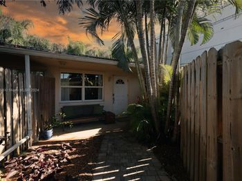 1330 Holly Heights Dr