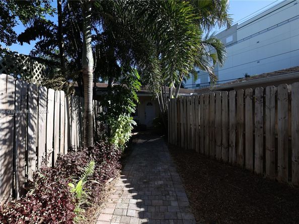 1330 Holly Heights Dr 3, Fort Lauderdale FL 33304