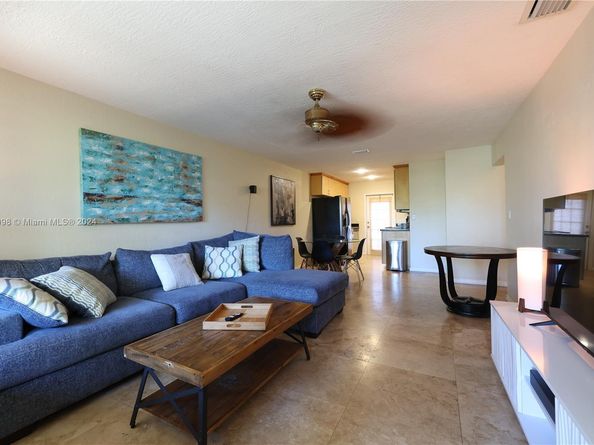 1330 Holly Heights Dr 3, Fort Lauderdale FL 33304