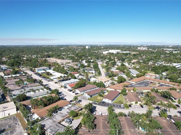 1330 Holly Heights Dr 3, Fort Lauderdale FL 33304