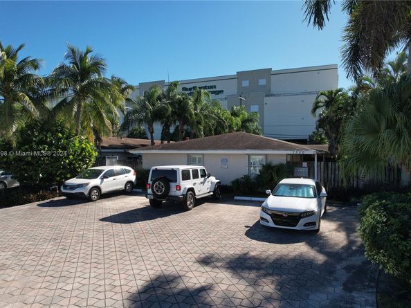 1330 Holly Heights Dr 3, Fort Lauderdale FL 33304