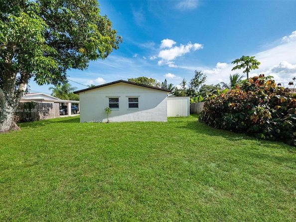 3231 NW 18th Ct, Lauderhill FL 33311