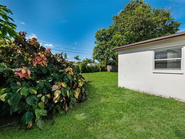 3231 NW 18th Ct, Lauderhill FL 33311