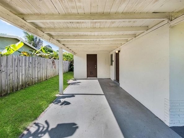 3231 NW 18th Ct, Lauderhill FL 33311