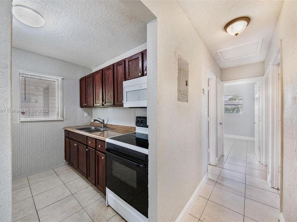 3231 NW 18th Ct, Lauderhill FL 33311