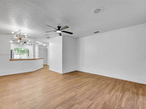 9158 NW 40th St 2011, Coral Springs FL 33065