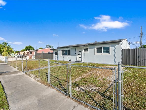 2441 NW 181st Ter, Miami Gardens FL 33056