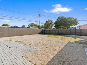 2441 NW 181st Ter, Miami Gardens FL 33056