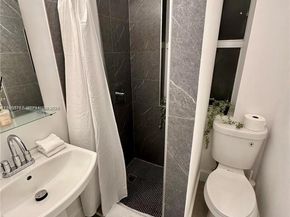 126 Mendoza Ave 2, Coral Gables FL 33134