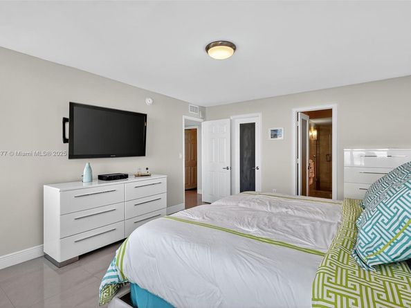 7135 Collins Ave 705, Miami Beach FL 33141