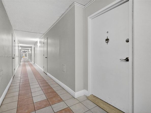 7135 Collins Ave 705, Miami Beach FL 33141