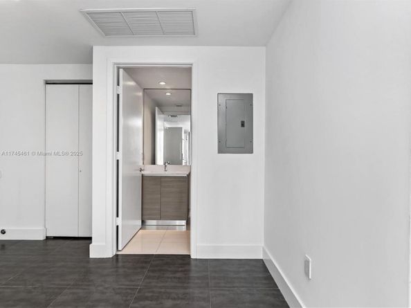 460 NE 28th St 808, Miami FL 33137