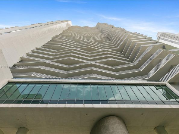 460 NE 28th St 808, Miami FL 33137