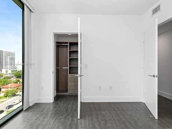 460 NE 28th St 808, Miami FL 33137