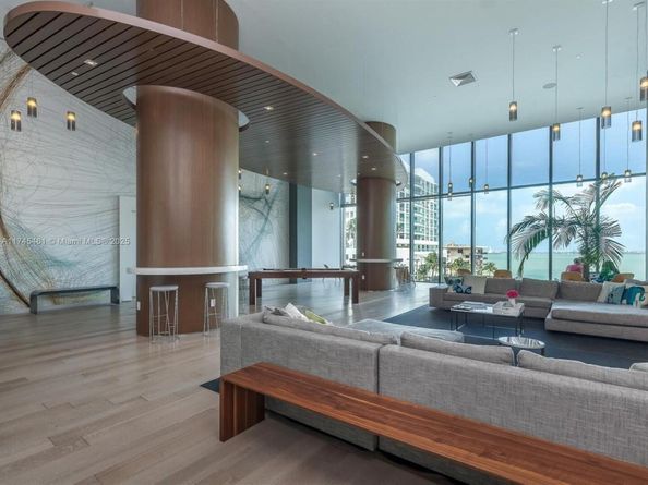 460 NE 28th St 808, Miami FL 33137