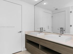 460 NE 28th St 808, Miami FL 33137