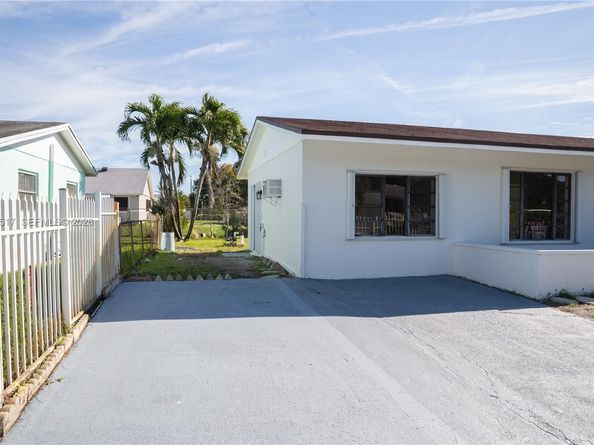 20025 NW 32nd Ct, Miami Gardens FL 33056