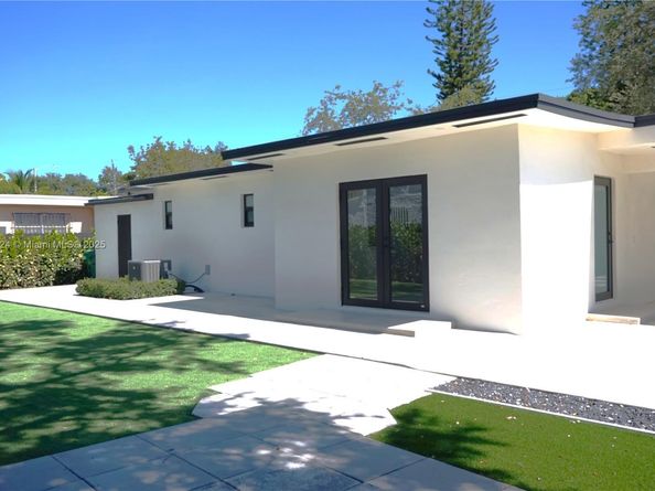 53 NW 68th St, Miami FL 33150