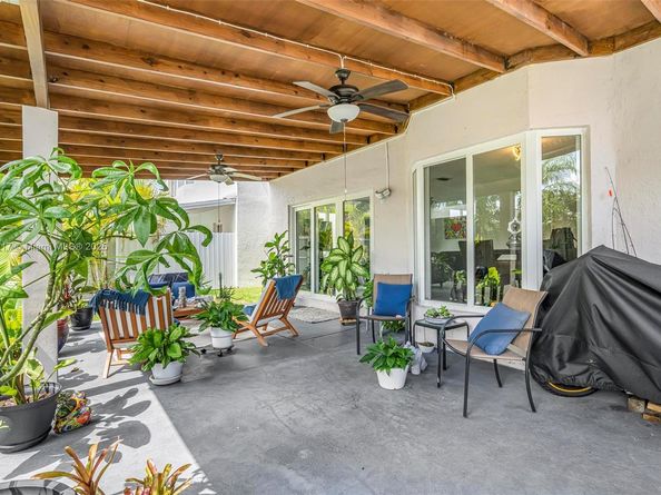 15502 SW 137th Pl, Miami FL 33177
