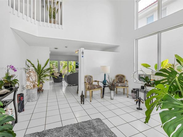 15502 SW 137th Pl, Miami FL 33177