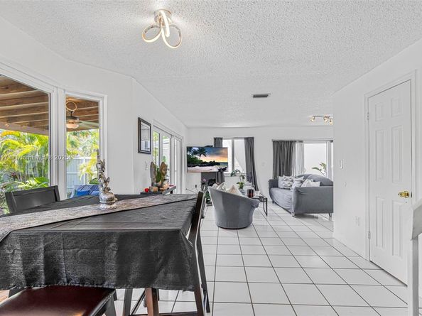 15502 SW 137th Pl, Miami FL 33177