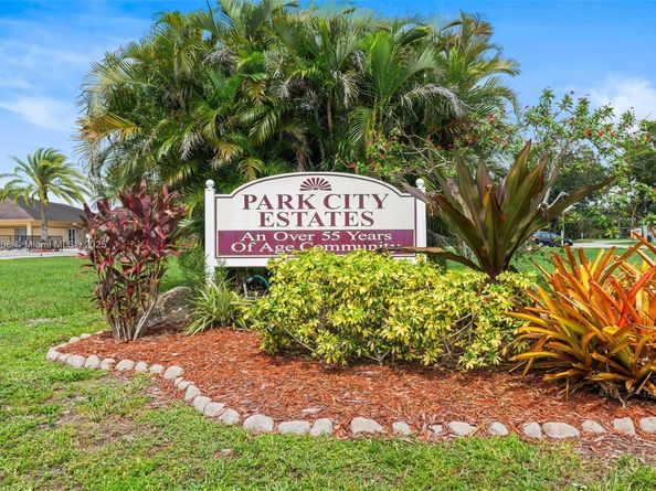 8611 SW 20th St, Davie FL 33324