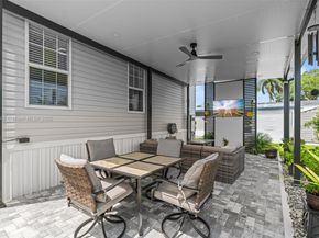 8611 SW 20th St, Davie FL 33324