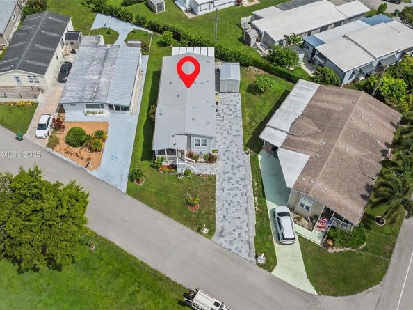 8611 SW 20th St, Davie FL 33324