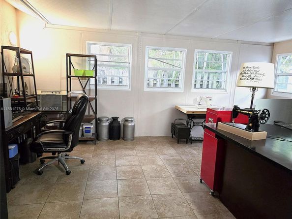 16834 NW 70th Ave, Hialeah FL 33015