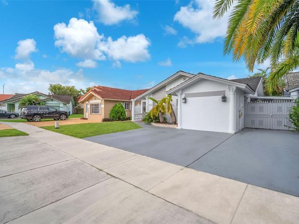 16834 NW 70th Ave, Hialeah FL 33015