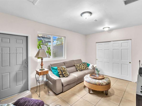 16834 NW 70th Ave, Hialeah FL 33015