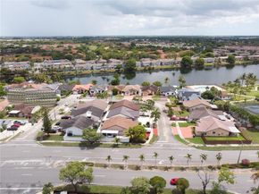 16834 NW 70th Ave, Hialeah FL 33015